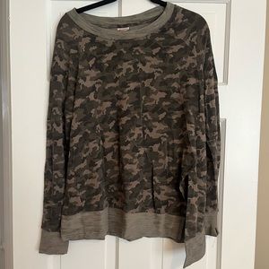 Camo print pullover